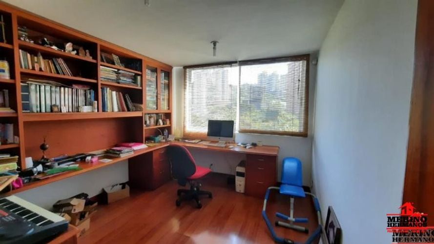 Casa de 6 alcobas en venta en San Jose, Sabaneta, 400 m² · foto 18 de 24