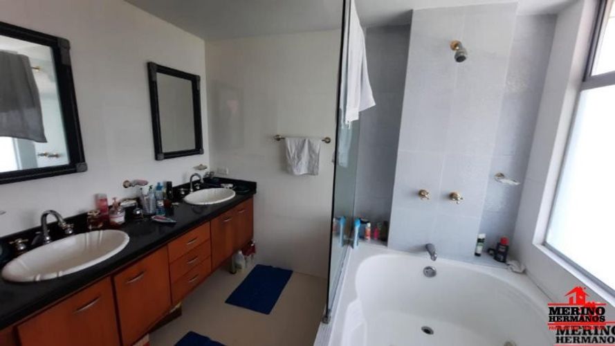 Casa de 6 alcobas en venta en San Jose, Sabaneta, 400 m² · foto 20 de 24