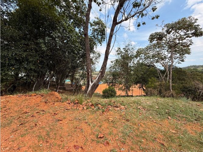 Lote en venta en Pance, Cali, 2400 m² · foto 4 de 4