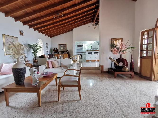 Finca en venta en Actividad Multiple, Copacabana, 230 m² · foto 4 de 24