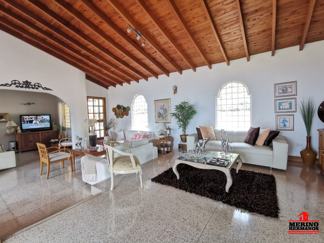 Finca en venta en Actividad Multiple, Copacabana, 230 m² · foto 6 de 24