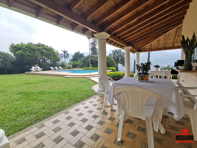 Finca en venta en Actividad Multiple, Copacabana, 230 m² · foto 18 de 24