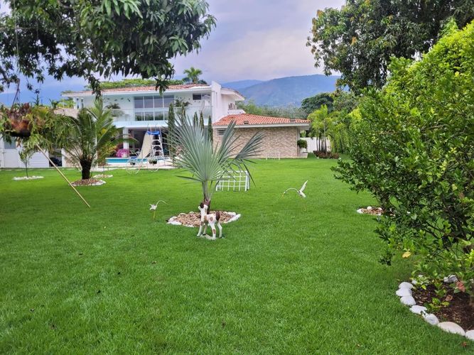 Casa de 8 alcobas en venta en Las Mercedes, Jamundí · foto 11 de 24