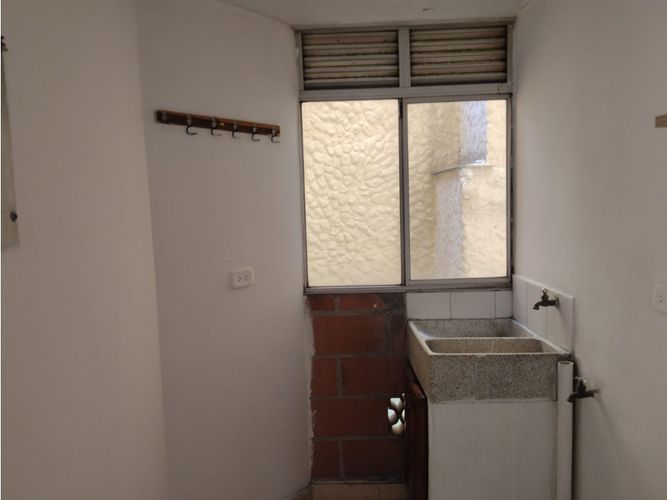 Apartamento de 3 alcobas en venta en Boston, Medellín, 56 m² · foto 11 de 12
