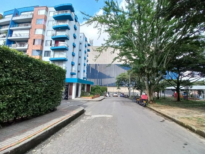 Apartamento de 3 alcobas en venta en Rincon De Piedra Pintada, Ibagué, 77 m² · foto 2 de 24