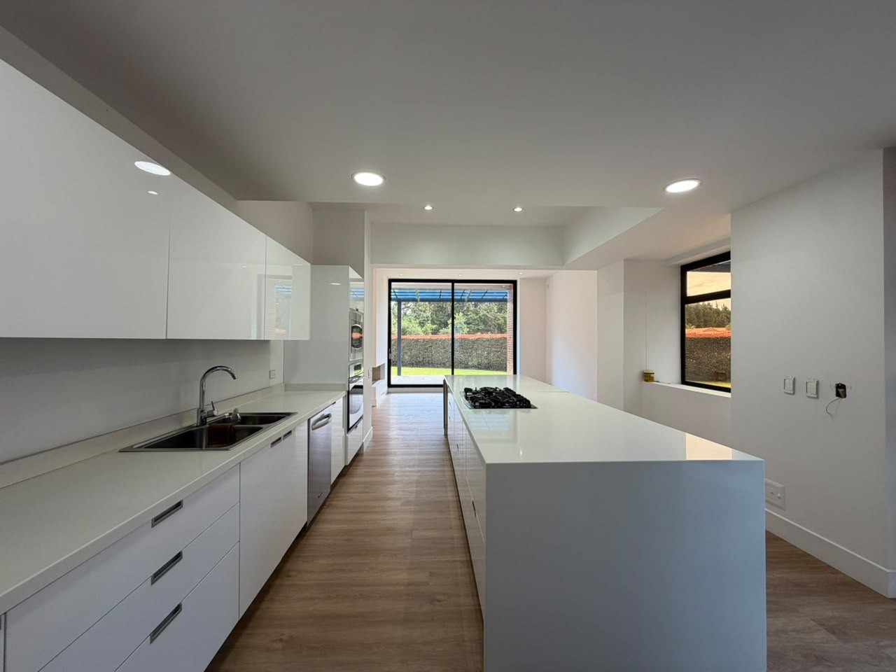 Casa en venta en Guaymaral, Bogotá · foto 2 de 24