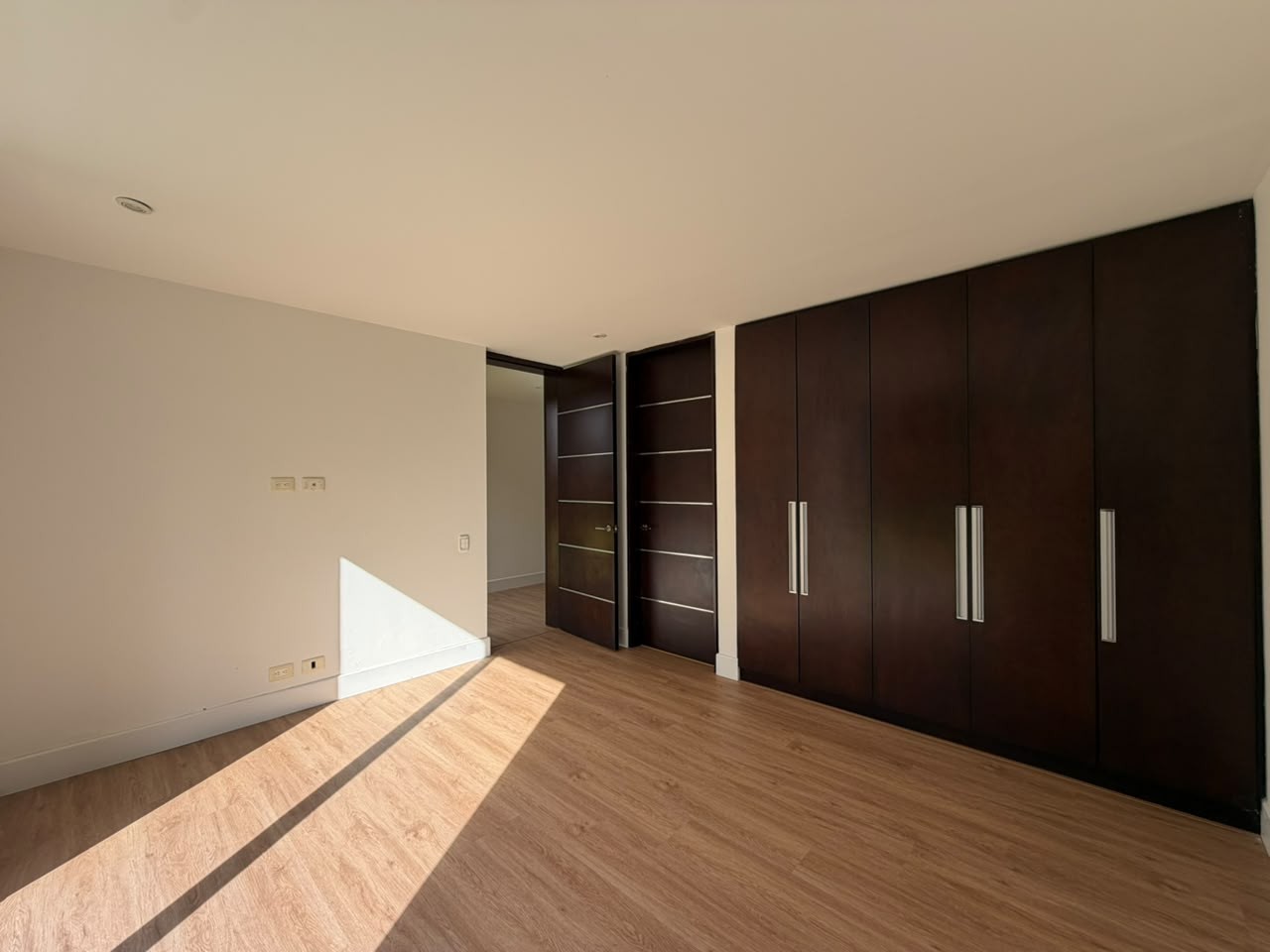 Casa en venta en Guaymaral, Bogotá · foto 3 de 24