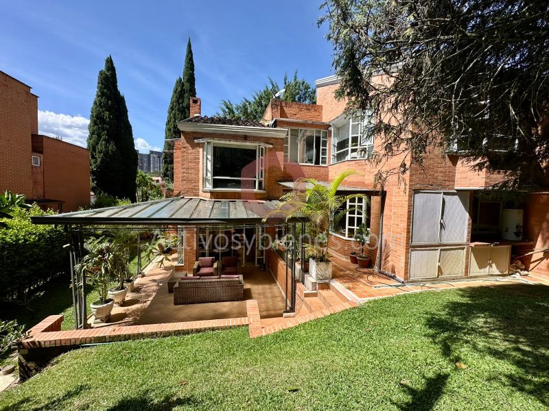 Casa en Arriendo en El Poblado, Medellín