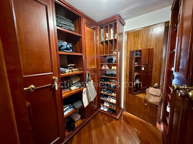 Casa de 4 alcobas en venta en Las Lomas, Medellín, 360 m² · foto 23 de 24