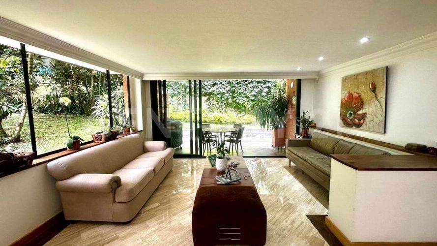 Apartamento de 3 alcobas en venta en San Lucas, Medellín, 268 m² · foto 6 de 19