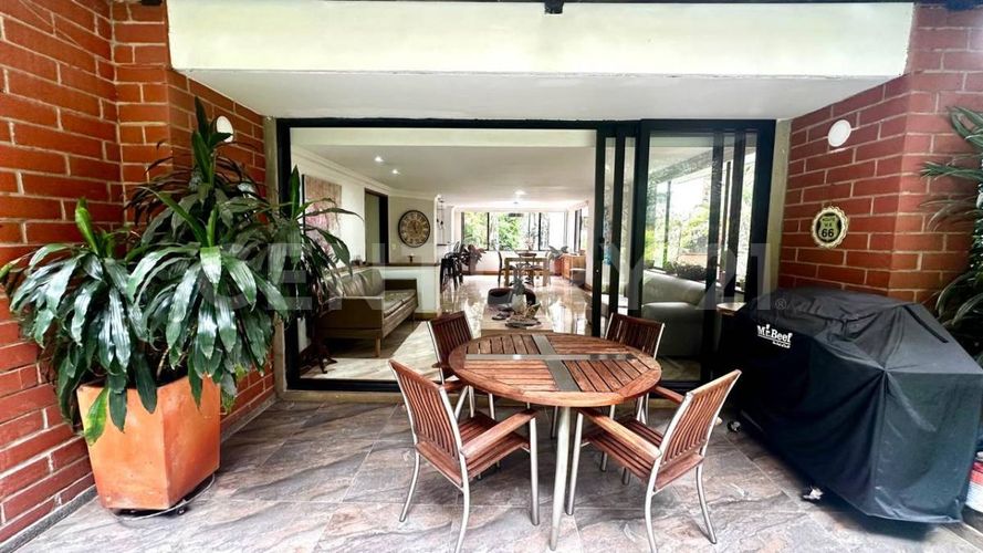 Apartamento de 3 alcobas en venta en San Lucas, Medellín, 268 m² · foto 7 de 19