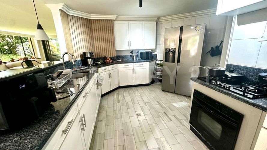 Apartamento de 3 alcobas en venta en San Lucas, Medellín, 268 m² · foto 11 de 19