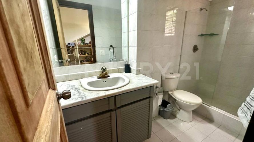 Apartamento de 3 alcobas en venta en San Lucas, Medellín, 268 m² · foto 14 de 19