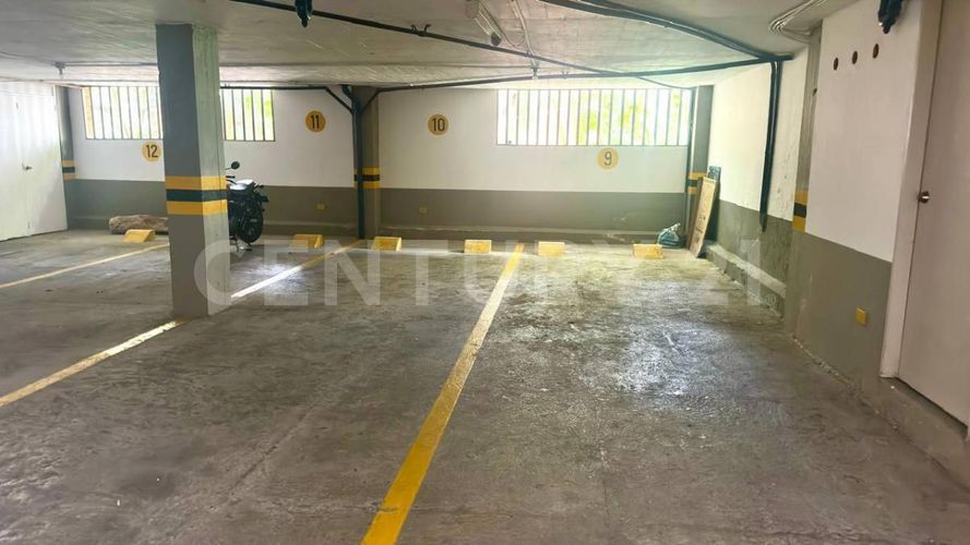Apartamento de 3 alcobas en venta en San Lucas, Medellín, 268 m² · foto 18 de 19