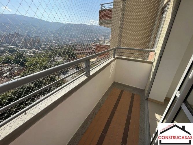 Apartamento de 3 alcobas en venta en Amazonia, Bello, 65 m² · foto 2 de 24