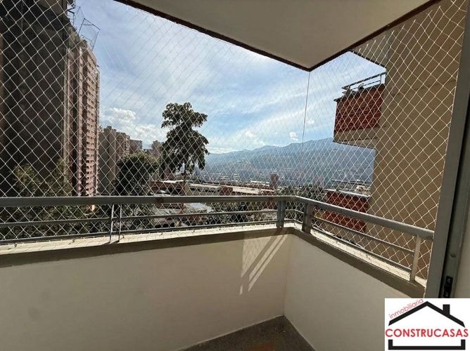 Apartamento de 3 alcobas en venta en Amazonia, Bello, 65 m² · foto 3 de 24