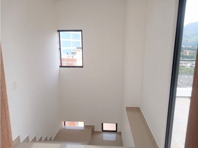Apartamento de 2 alcobas en venta en Calle Larga, Sabaneta, 126 m² · foto 6 de 18