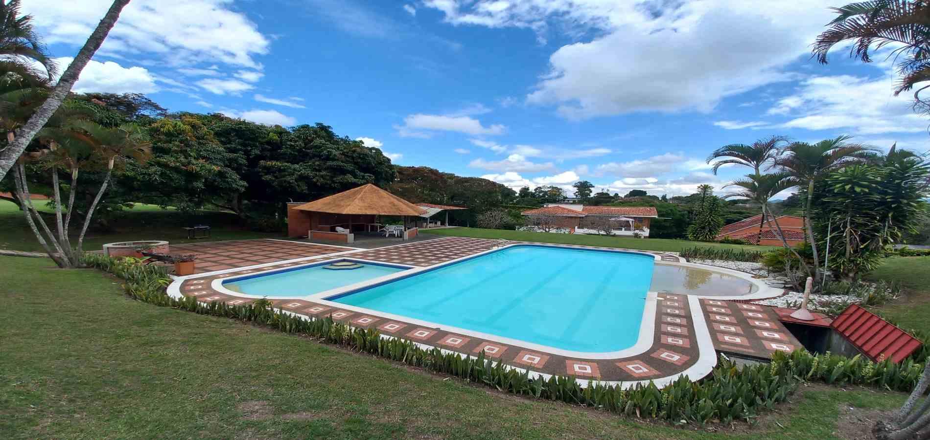 Casa en venta en Tribunas Corcega, Pereira · foto 10 de 21
