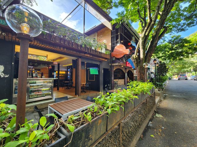 Local en arriendo en El Poblado, Medellín, 300 m² · foto 2 de 24