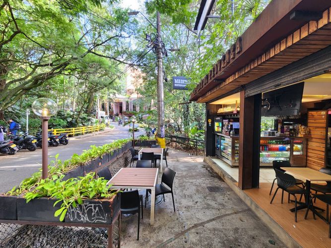 Local en arriendo en El Poblado, Medellín, 300 m² · foto 3 de 24
