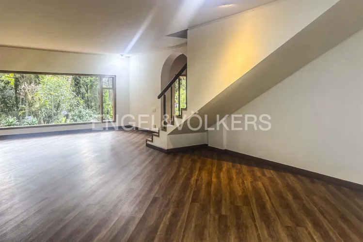 Casa de 5 alcobas en arriendo en Sindamanoy, Sopó, 300 m² · foto 2 de 20