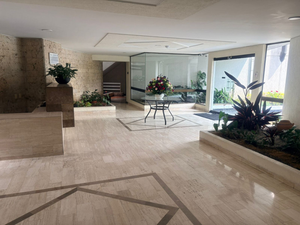 Apartamento en venta en Niza, Bogotá · foto 2 de 14