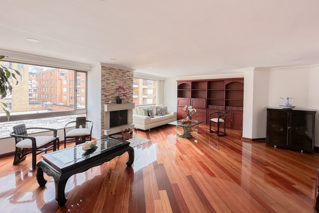 Apartamento en venta en Santa Barbara Occidental, Bogotá · foto 2 de 24