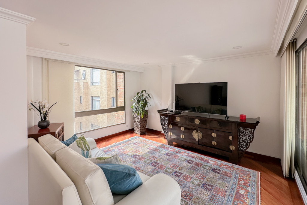 Apartamento en venta en Santa Barbara Occidental, Bogotá · foto 4 de 24