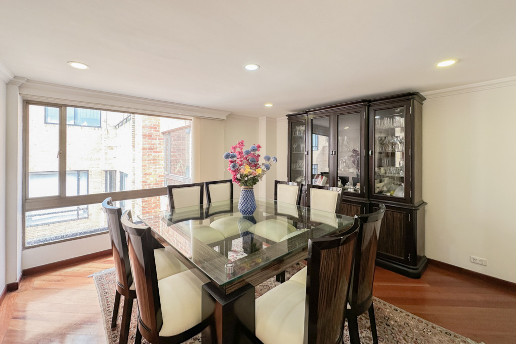 Apartamento en venta en Santa Barbara Occidental, Bogotá · foto 7 de 24