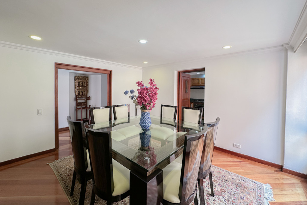 Apartamento en venta en Santa Barbara Occidental, Bogotá · foto 8 de 24
