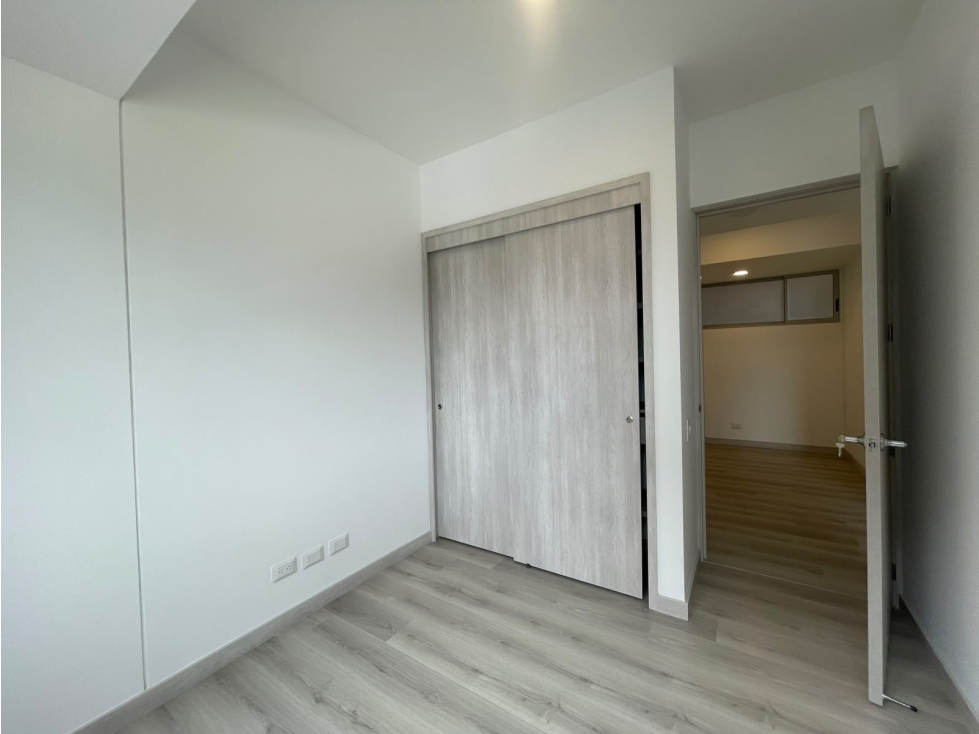 Apartamento en arriendo en Ciudad Del Río, Medellín · foto 9 de 23