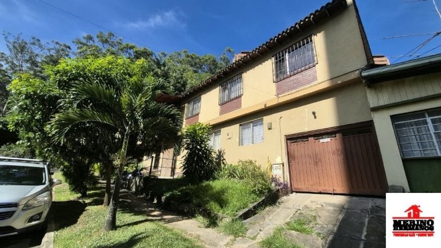 Casa de 8 alcobas en venta en La Castellana, Medellín, 300 m² · foto 13 de 24