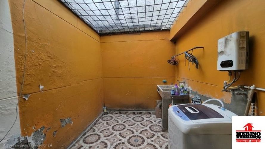 Casa de 8 alcobas en venta en La Castellana, Medellín, 300 m² · foto 21 de 24