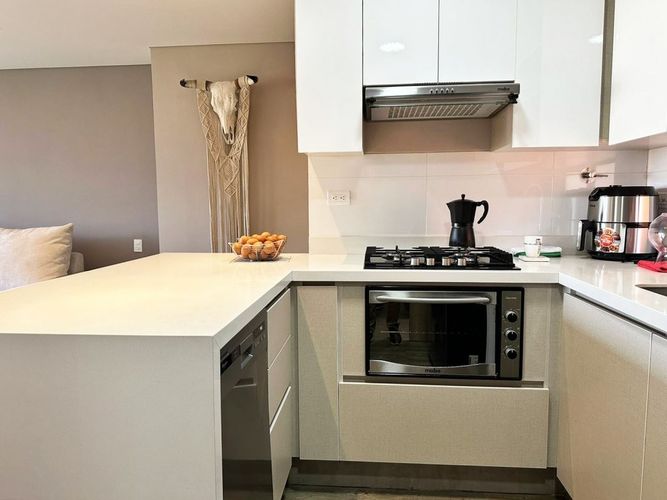 Apartamento de 2 alcobas en venta en El Poblado, Medellín, 100 m² · foto 8 de 16