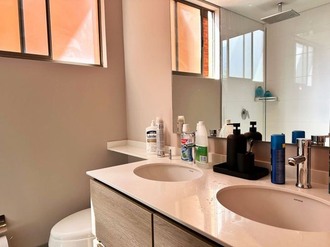 Apartamento de 2 alcobas en venta en El Poblado, Medellín, 100 m² · foto 14 de 16