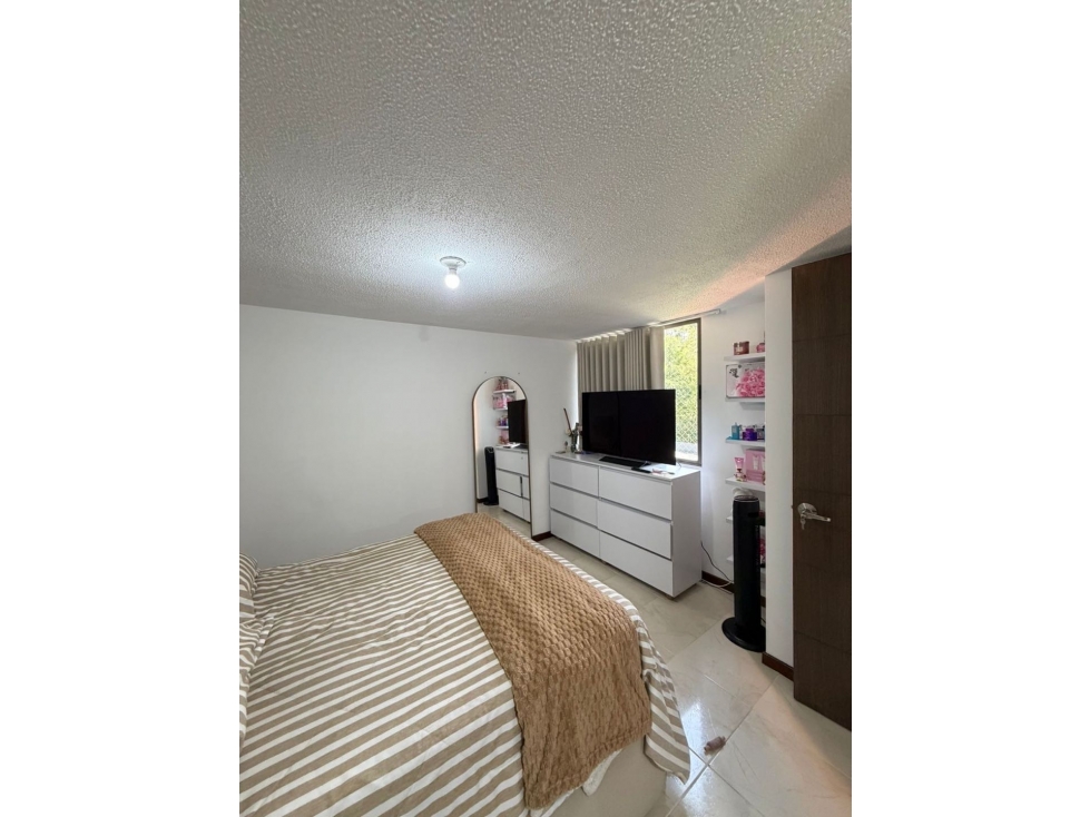 Apartamento en venta en La Almeria, Medellín · foto 9 de 10