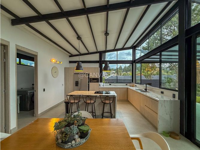 Casa de 3 alcobas en venta en Escobero, Envigado, 260 m² · foto 7 de 23