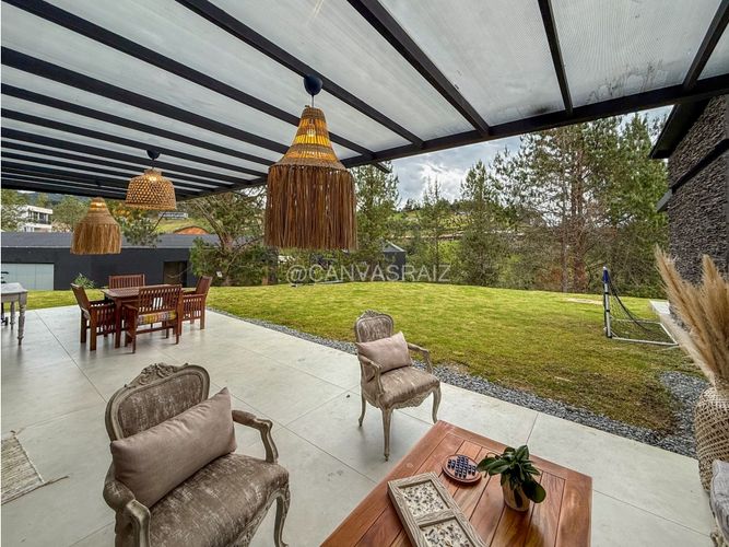 Casa de 3 alcobas en venta en Escobero, Envigado, 260 m² · foto 11 de 23