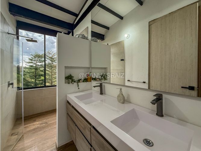 Casa de 3 alcobas en venta en Escobero, Envigado, 260 m² · foto 14 de 23