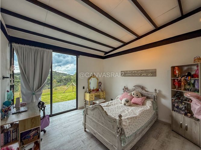 Casa de 3 alcobas en venta en Escobero, Envigado, 260 m² · foto 19 de 23