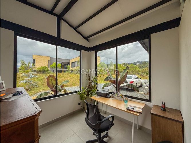 Casa de 3 alcobas en venta en Escobero, Envigado, 260 m² · foto 21 de 23