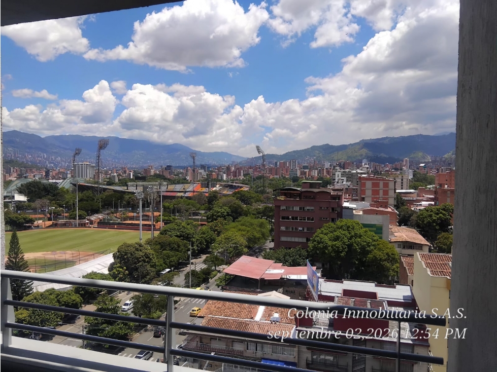 Apartamento en arriendo en Los Colores, Medellín · foto 2 de 13