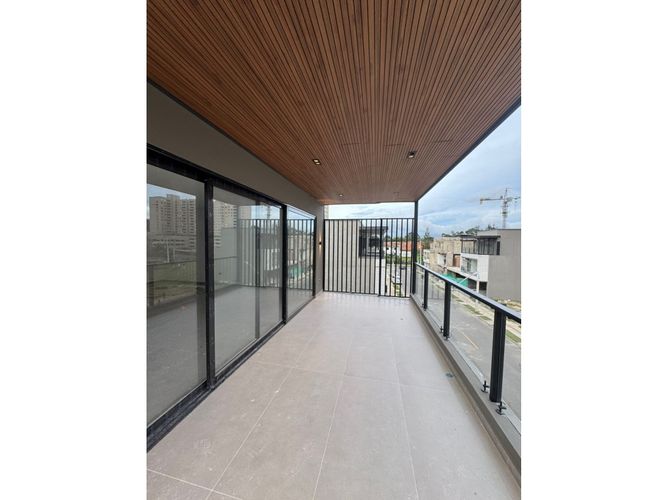 Casa de 4 alcobas en venta en El Porvenir, Rionegro, 230 m² · foto 4 de 4