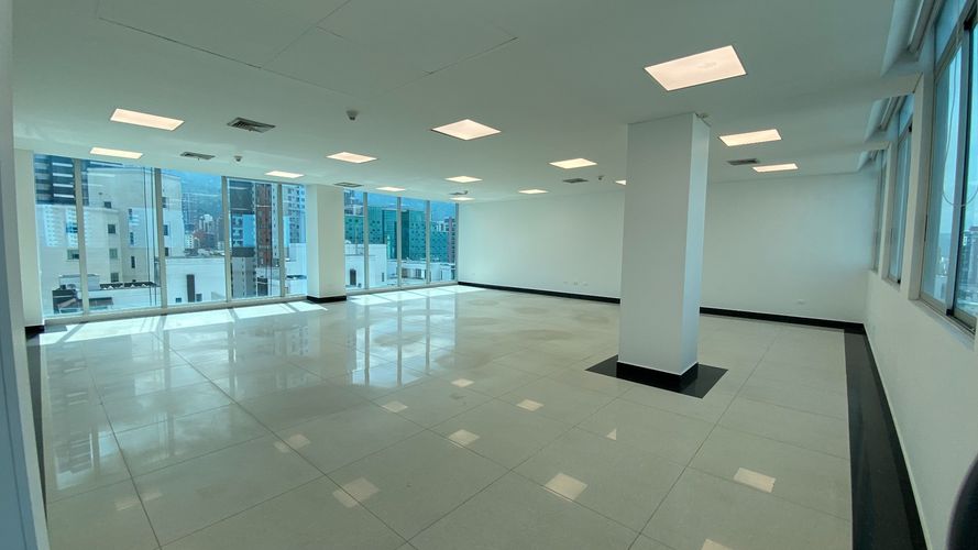 Oficina en venta en Antonia Santos Centro, Bucaramanga, 99 m² · foto 3 de 7