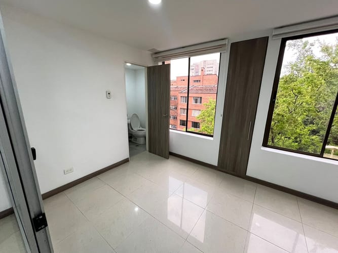 Oficina en arriendo en El Poblado, Medellín, 32 m² · foto 6 de 7