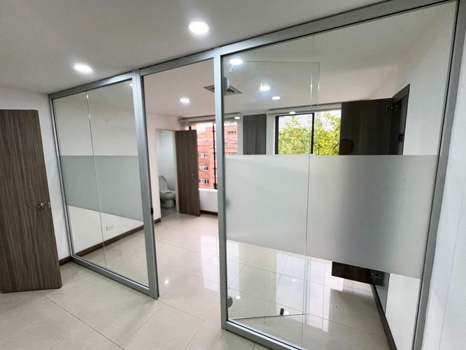 Oficina en arriendo en El Poblado, Medellín, 32 m² · foto 4 de 7