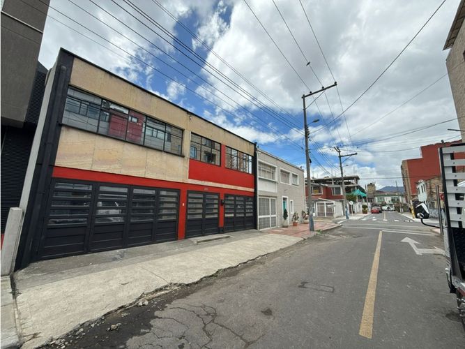 Casa de 4 alcobas en venta en El Recuerdo, Bogotá, 160 m² · foto 2 de 3