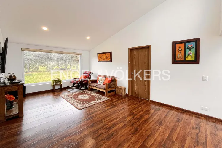 Casa de 6 alcobas en venta en Yerbabuena, Sopó, 458 m² · foto 8 de 20