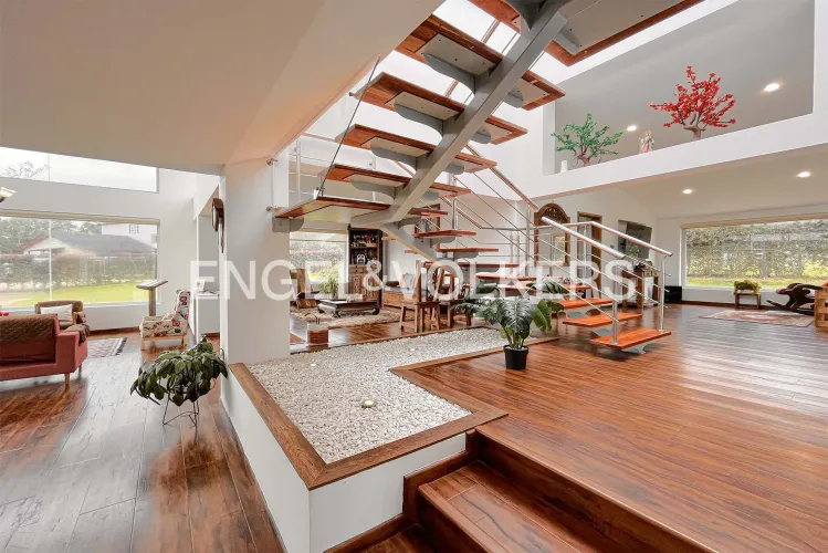 Casa de 6 alcobas en venta en Yerbabuena, Sopó, 458 m² · foto 2 de 20