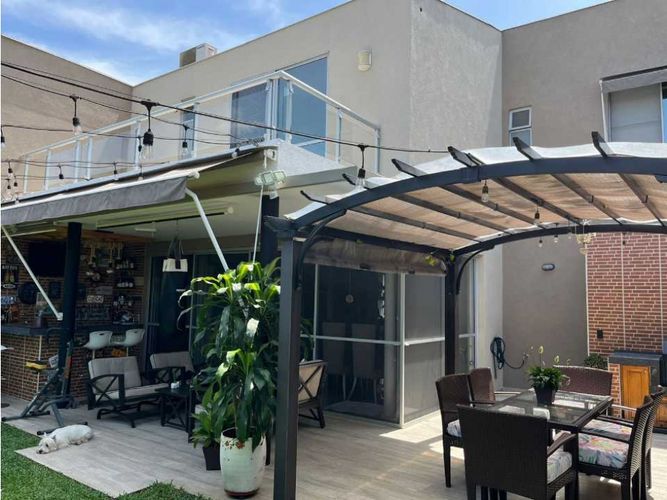 Casa de 4 alcobas en venta en Alfaguara, Jamundí, 205 m² · foto 2 de 24